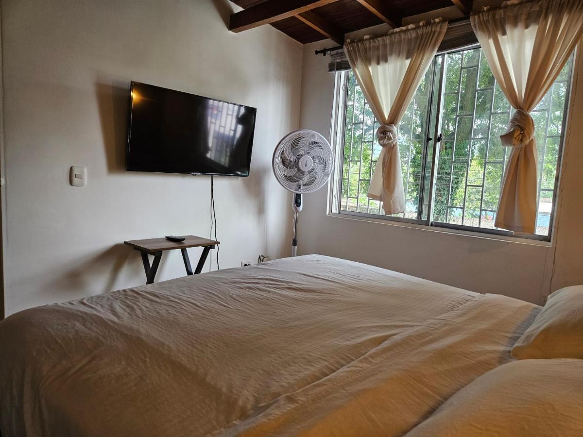 Large Studio With Balcon Apartamento Medellín